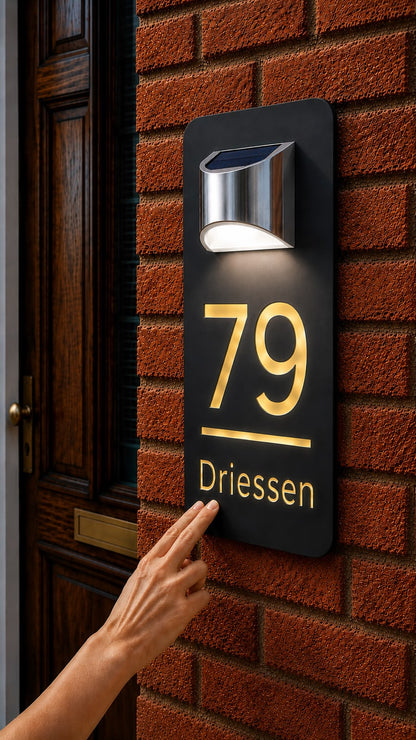 Gepersonaliseerd huisnummerbord op zonne-energie